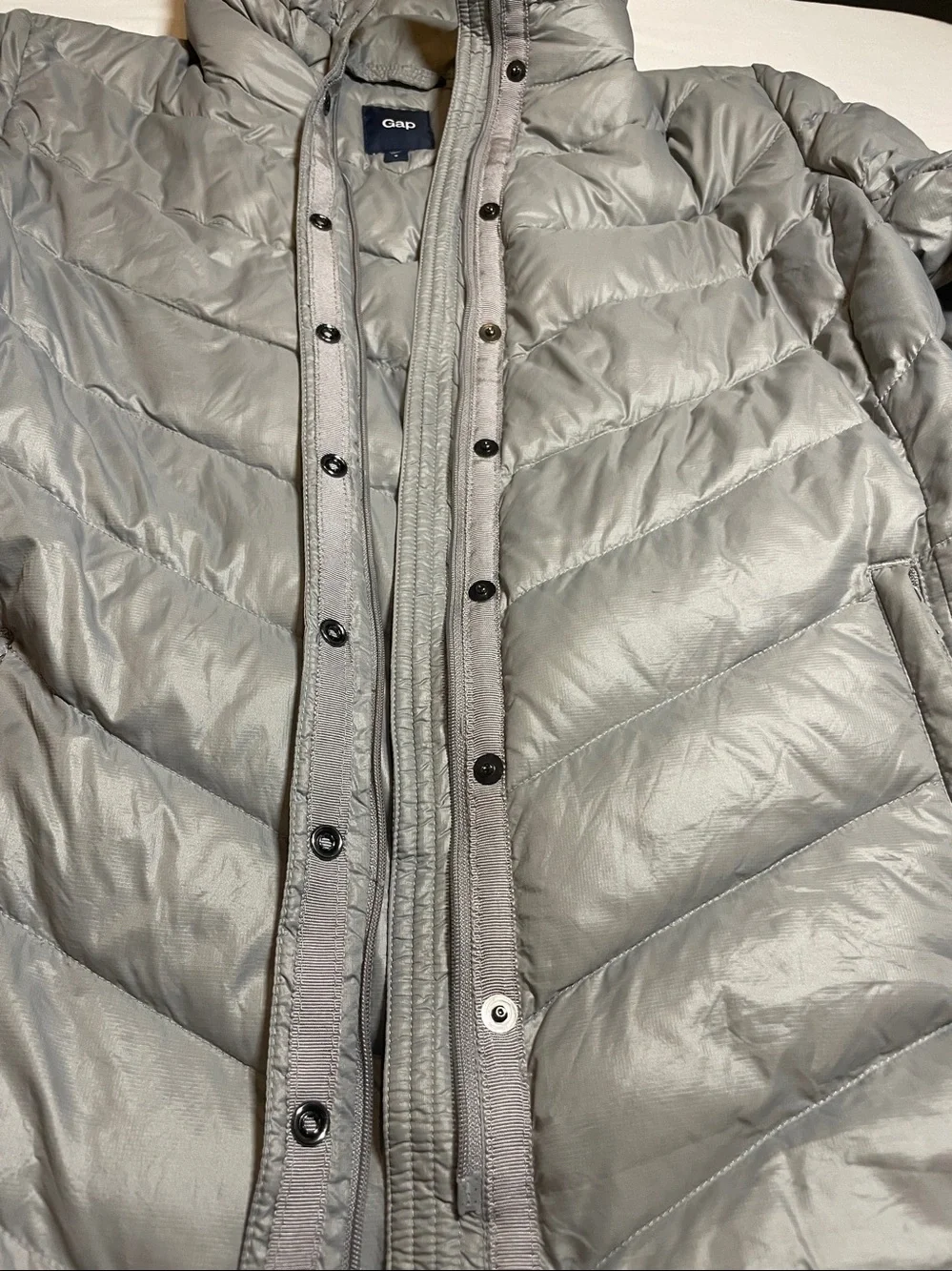 GAP Women's Light Gray Quilted Puff Jacket